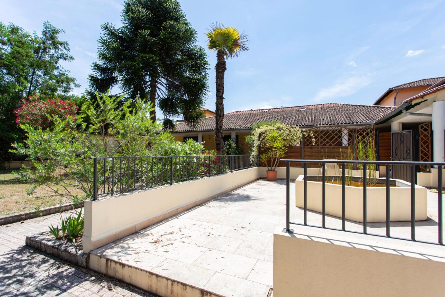 C12 - 2 Bdr Duplex In - 2 Parking Spaces, Ac, Balcony & Pool * Mougins