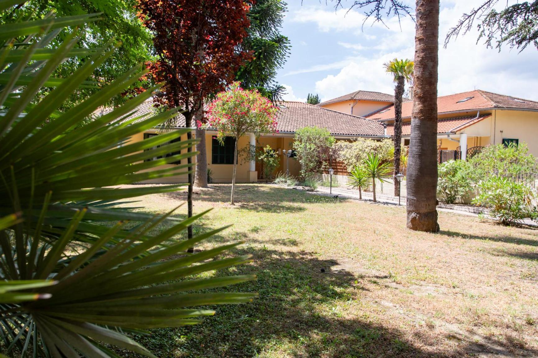 C12 - 2 Bdr Duplex In - 2 Parking Spaces, Ac, Balcony & Pool