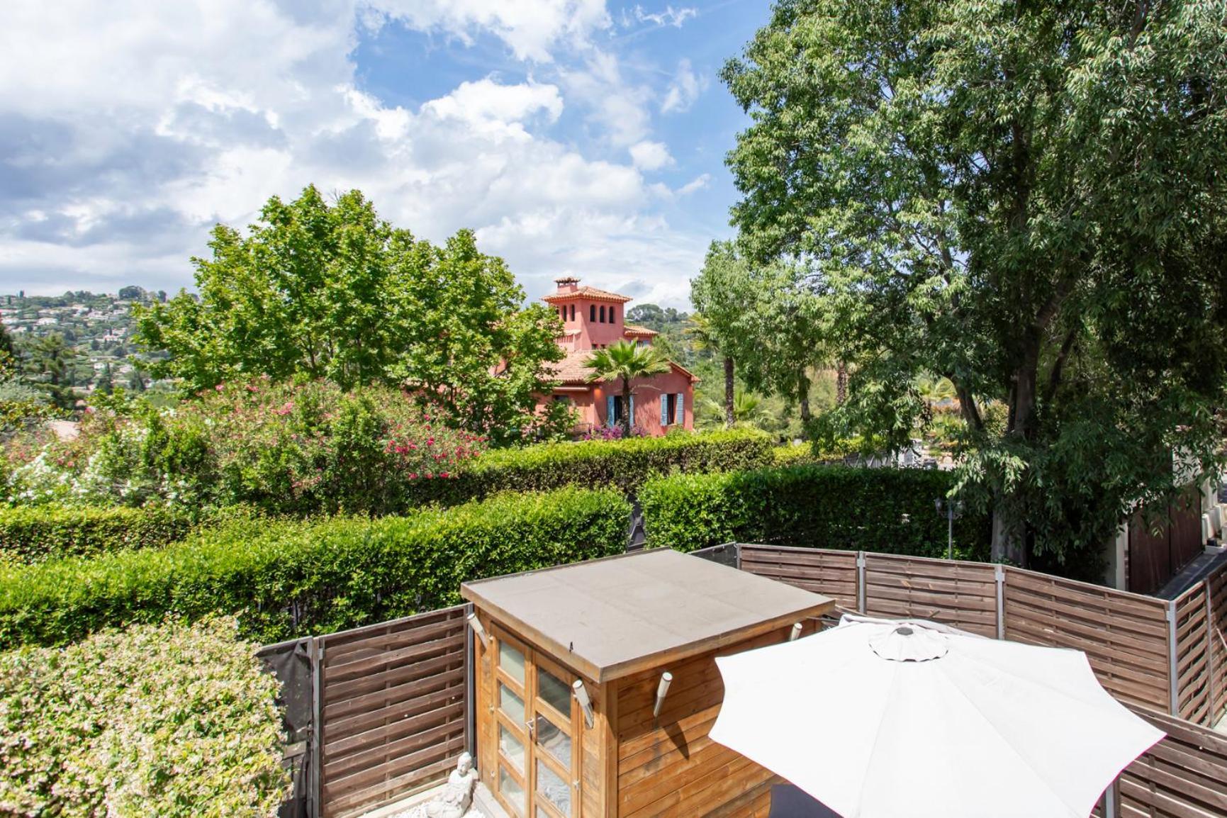 C12 - 2 Bdr Duplex In - 2 Parking Spaces, Ac, Balcony & Pool Apartment *