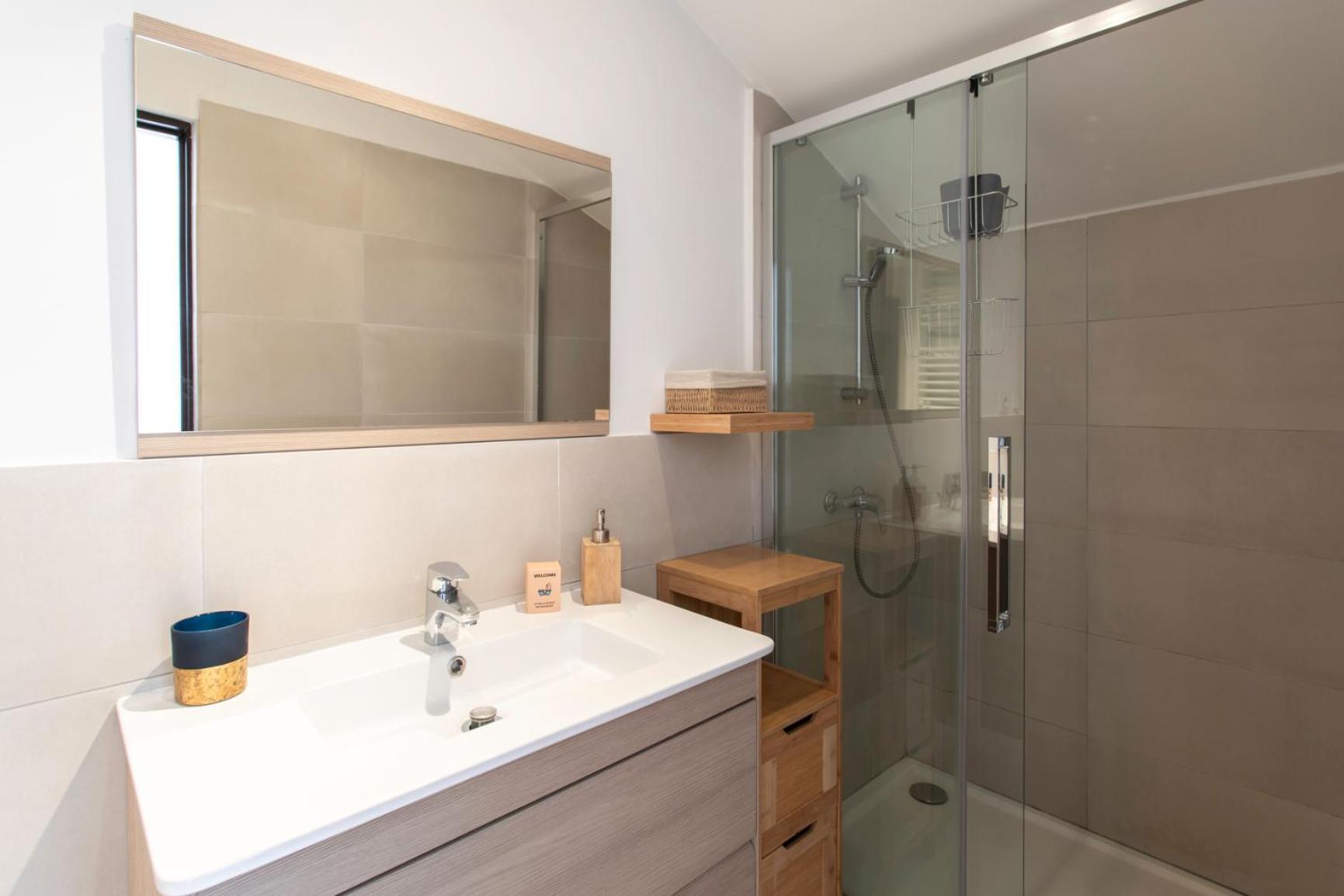 C12 - 2 Bdr Duplex In - 2 Parking Spaces, Ac, Balcony & Pool Mougins