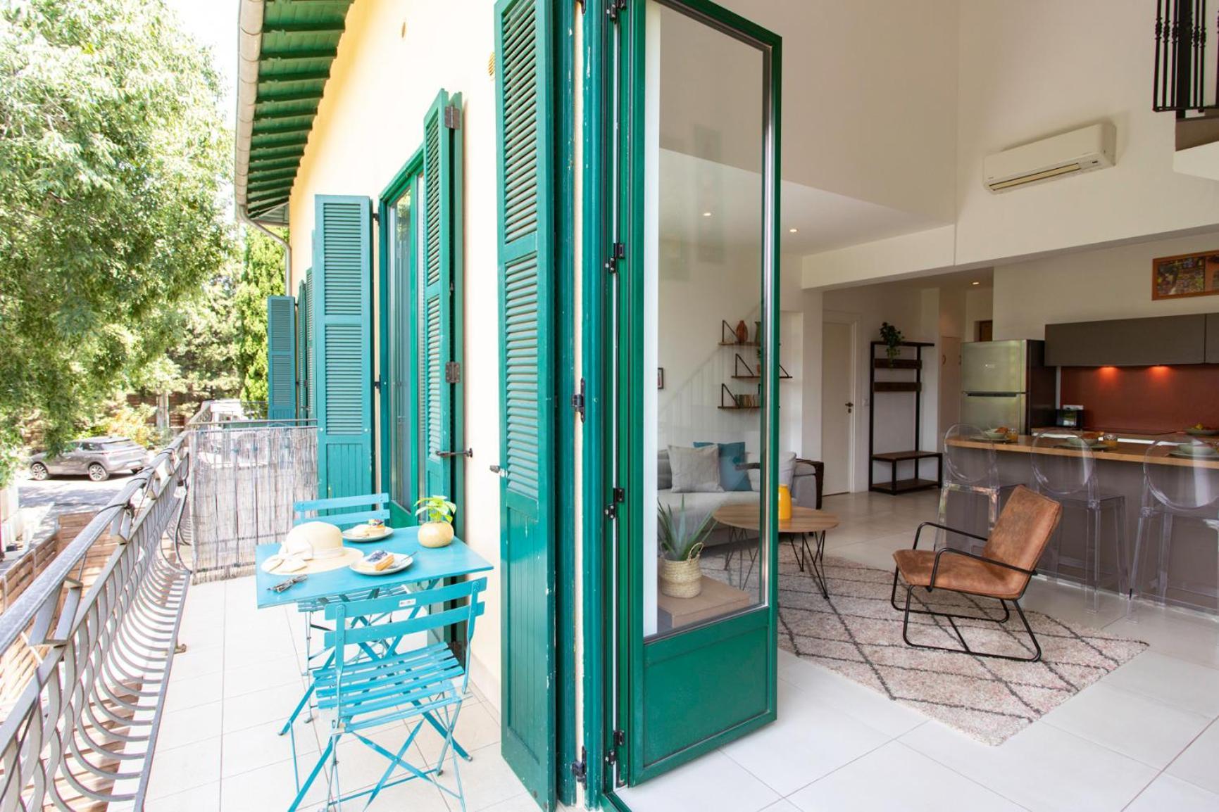 C12 - 2 Bdr Duplex In - 2 Parking Spaces, Ac, Balcony & Pool *